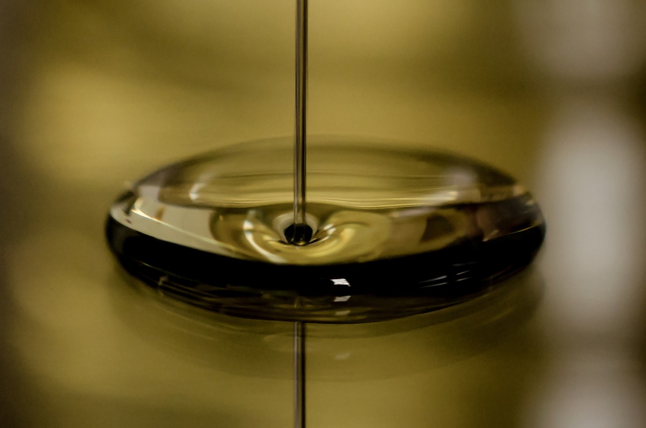 oil, gasoline, automotive, reflection, shiny, pour, yellow, oil, oil, gasoline, gasoline, gasoline, gasoline, gasoline, pour-696579.jpg